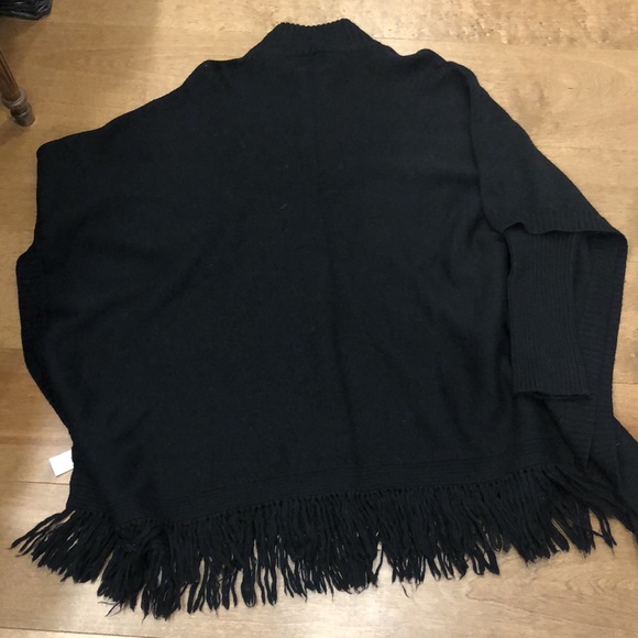 Side slit oversized sweater-poncho - Picture 3 of 5